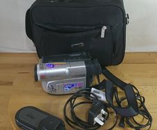 Samsung SCL810 Hi8 8mm Tape Camcorder VCR Player Fully Tested Bundle