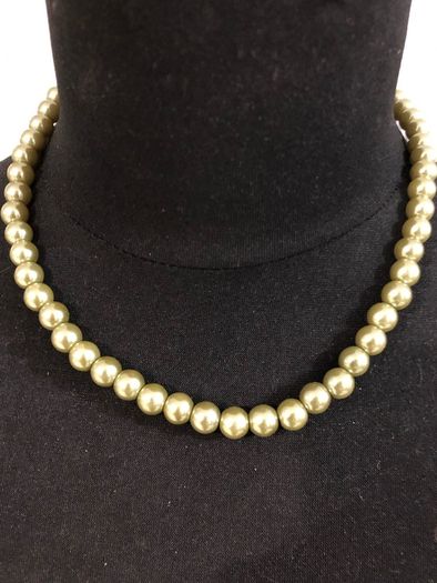 Pearl necklace