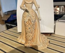 V&A 'Madeline at the Opera' figurine