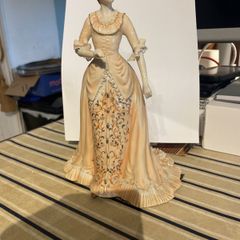 V&A 'Madeline at the Opera' figurine