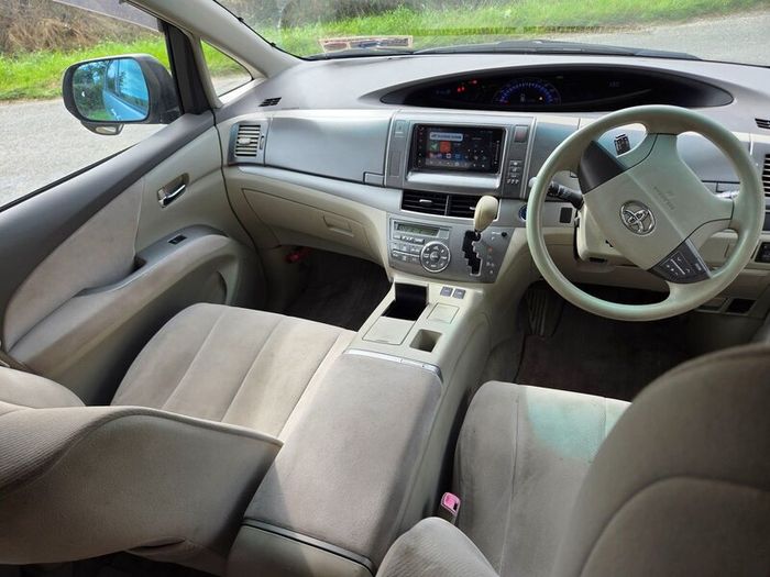 Toyota Estima 2011 NCT 12/27