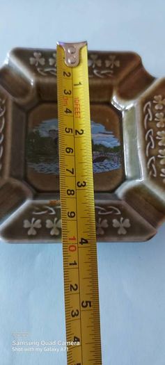 irish made porcelain wade ashtray,,prefect condition see the pictures for condition,buyer collects or pays postage thank you ,bunratty Castle picture insert ,