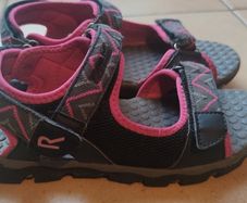 Regatta sandals 2.5 uk
