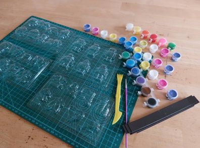 4 plastic moulds