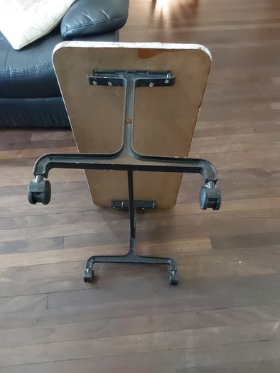 table with wheels
