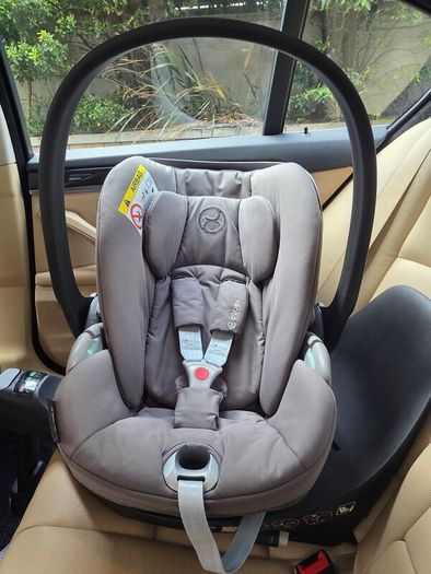 Cybex Cloud T Car Seat And ISOFIX Base