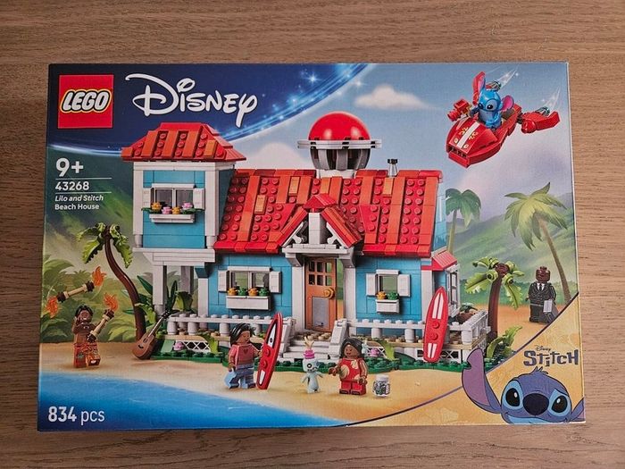 lego 43268 lilo and stitch beach house