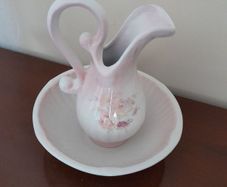 VIntage jug & bowl set in pale pink