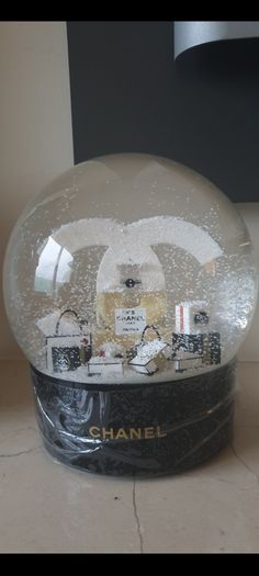 Chanel snow globe 2019
