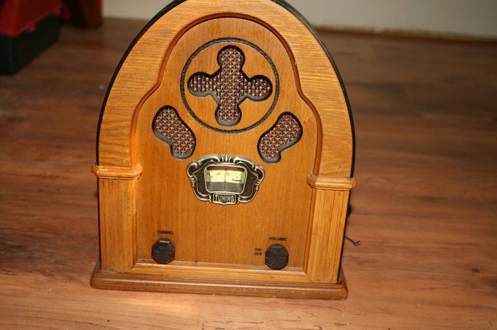 Vintage Steepletone Radio