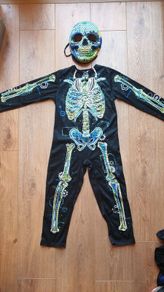 Skeleton costume and mask