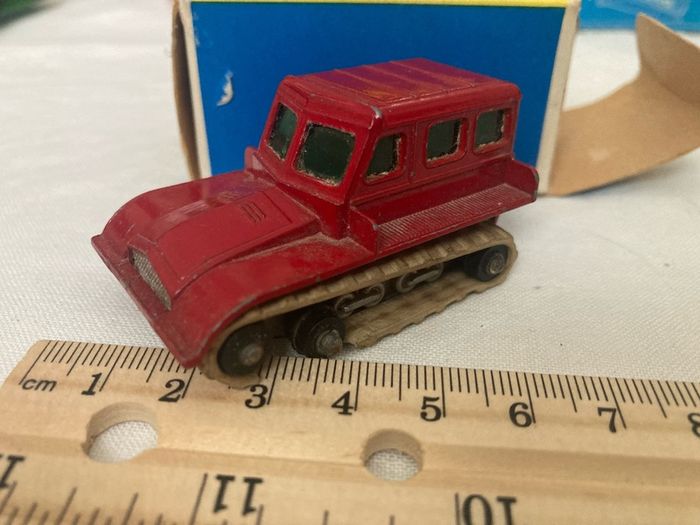 Matchbox 35. Snow-trac. 1964. In box. Missing tracks, price reflects.