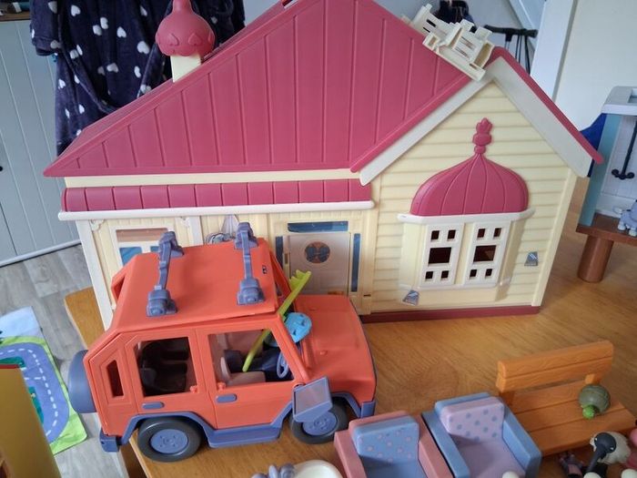 bluey family house