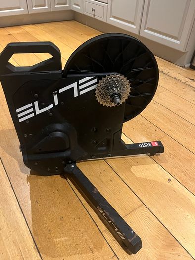 Elite Suito turbo trainer with cooling fan