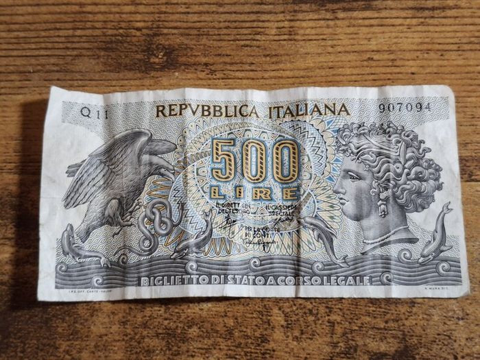 Italy, 500 Lire banknote, Q11 Series, 20.6.1966, circulated - free standard postage