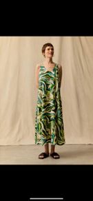 BRAND NEW Ladies Swing Dress: Size 8