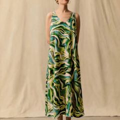 BRAND NEW Ladies Swing Dress: Size 8