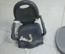 Table boaster seat