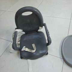 Table boaster seat