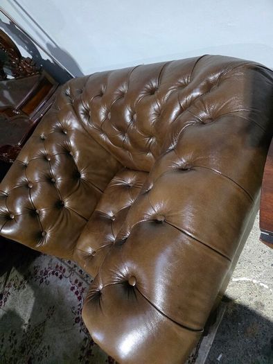 chesterfield armchair tube