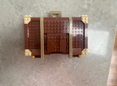 Lego fantastic beasts Newts suitcase