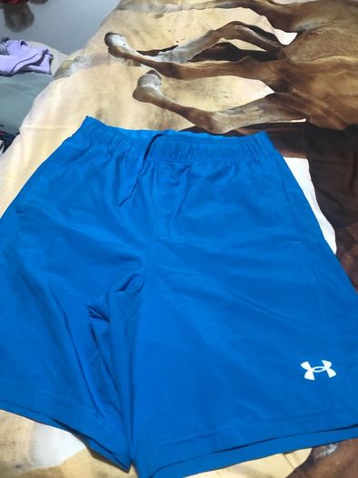 Mens under armour shorts size M
