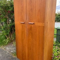 Wardrobe for free