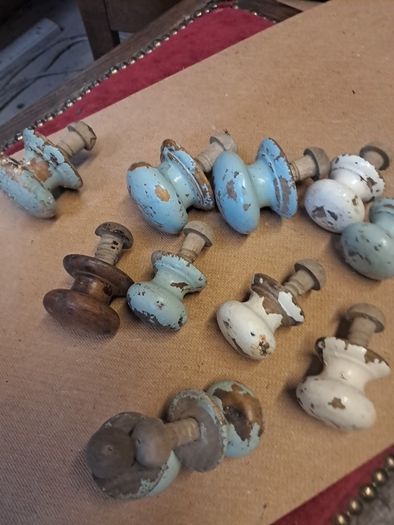 11 pine door handles