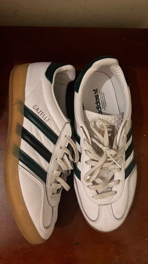 white adidas gazelle