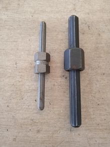 Bolt extractors