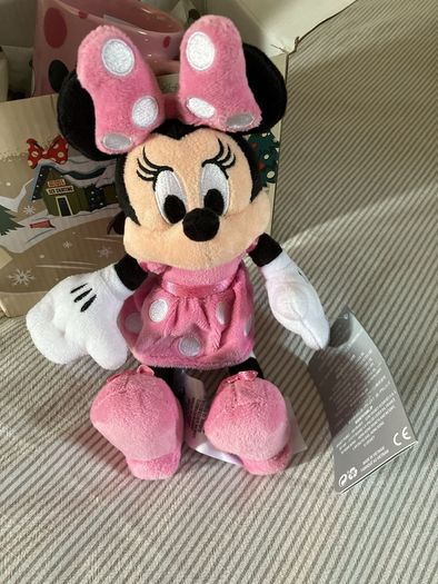 Disney store Minnie Mouse mug and plush