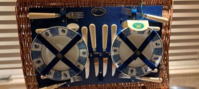 picnic basket for 4 brand new with tag