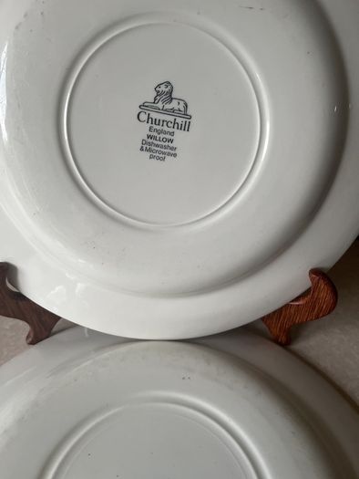 2 Churchill England 2 Dinner Willow plates 10.4"