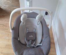 Joie 2in1 baby swing and lift off rocker