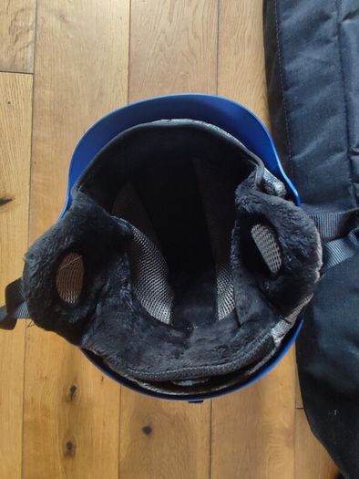 Size M skiing / snowboarding helmet