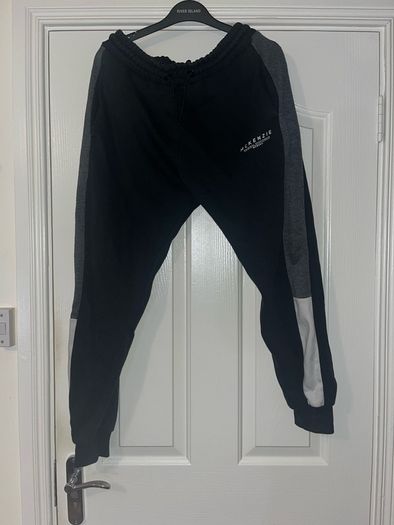 Black and Grey McKenzie Jumper and Tracksuit bottoms size Large
