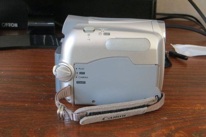 Canon MV890 mini DV camcorder
