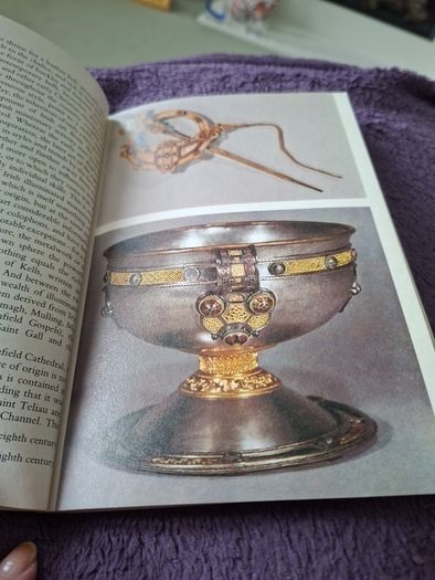 A Concise History of IRISH ART book