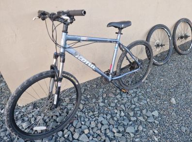 Adult bike with universal wheels