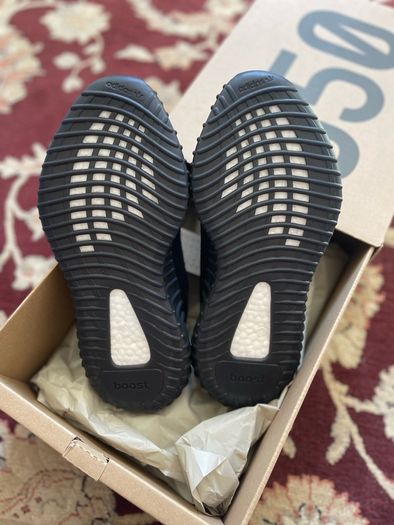 Adidas Yeezy Boost 350 V2 Core Black Red