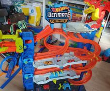 Hot wheels ultimate garage