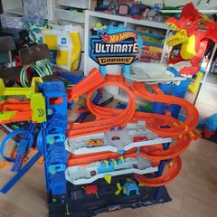 Hot wheels ultimate garage