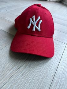 red cap