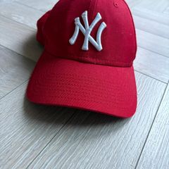 red cap