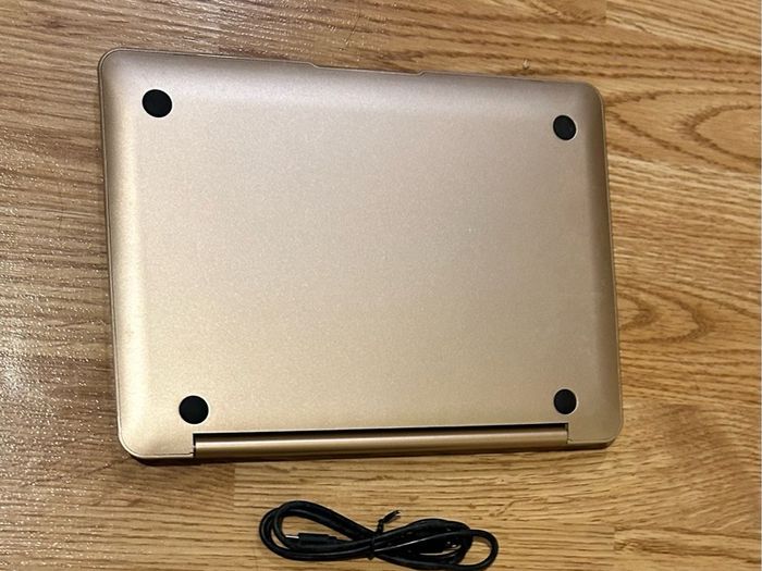 Gold iPad Keyboard Case Setup