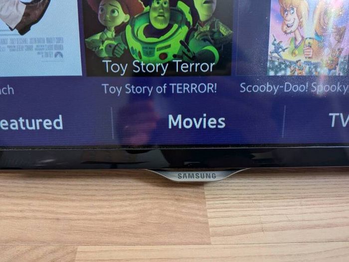 Samsung smart TV and wall bracket
