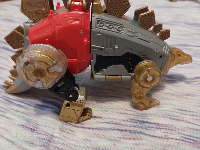 Transformer dinobot