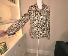 Reduced Ladies Leopard Print Blouse from Dunnes Stores Size Xs UK 6-8 / EU 34-36