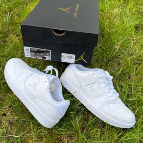 Sneakers Jordan Court Low