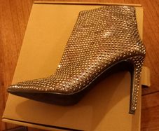 Womens Boots : 'Dune' (size 8)..Giveaway Gem